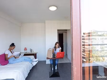 studio 1 pièce 18 m²
