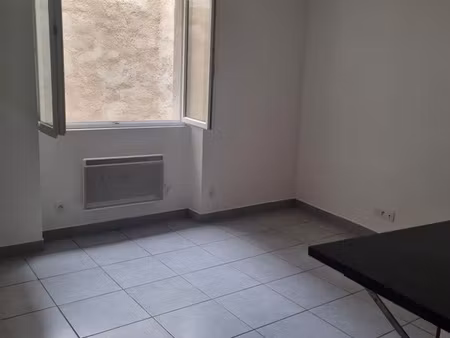 studio non meuble a louer a l' annee agde