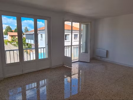 loue t3 67m2 avec cave et balcon