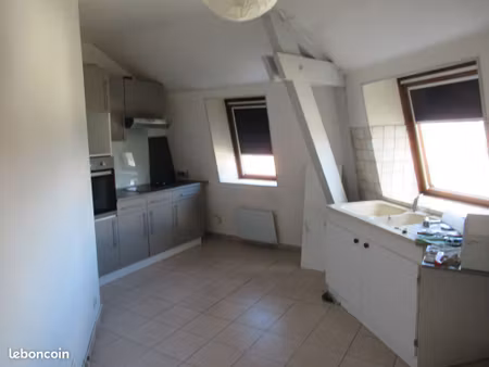 auxerre a louer grand f3 (90 m2) avec garage