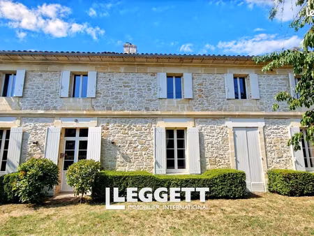 maison 11 pièces 390 m²