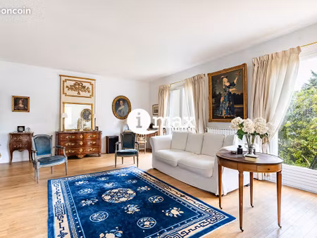 propriété 7 pièces 200 m²