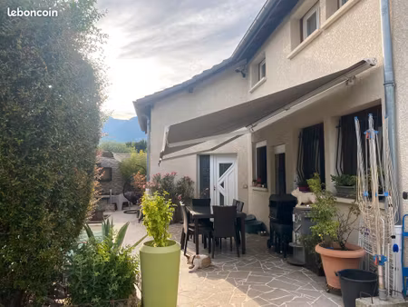 maison 181 m² avec piscine