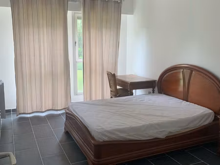 appartement de 3 pièces 73m2 plus grande terrasse loyer 1450 cc libre de suite