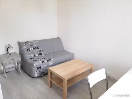 studio 1 pièce 24 m²