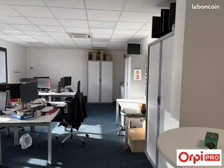 bureau 141 m²