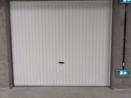 loue garage box sécurisé