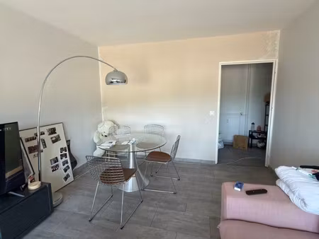 t3 lumineux avec balcon et loggia