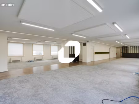 bureaux 271 m²