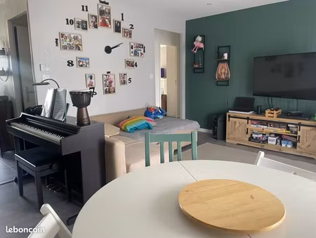 un bel appartement lumineux à louer à partir de 15.08