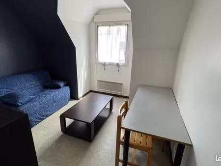 location studio meublé
