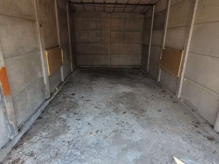 garage arbouans à louer