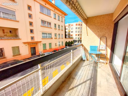 f4 avec parking centre ville st raphael