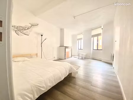 appartement t3 51m2 meublé à la place de la république à louer