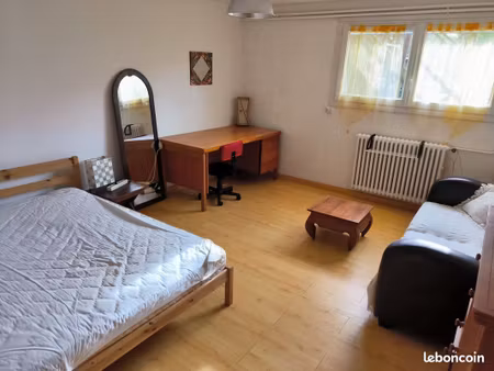 grande chambre à louer pour étudiant