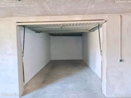 garage fermé bord du lac léman emplacement premium en sous sol sécurisé