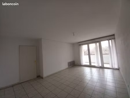 appartement t3 résidence suzanne de villeneuve mouans sartoux