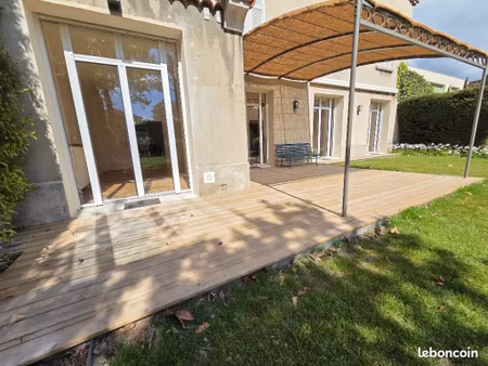 villa 7 pièces 245 m²