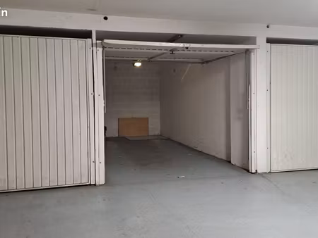 garage fermé - résidence sécurisée