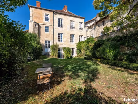 maison 12 pièces 543 m²