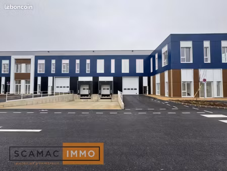 local d'activité 1 318 m²