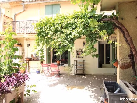 opportunité rare : en coeur de village  appartement 54m2 pour revenus locatifs (ou pour lo