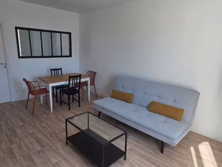 bel appartement meublé - 35 m2 avec place de parking