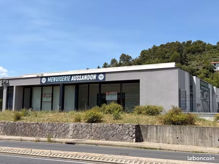 local commercial de 550 m² à louer emplacement n°1