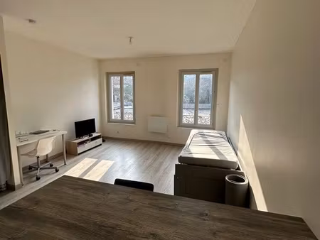 spécial investisseur - 3 studios - 11 place des ursules - hyper centre