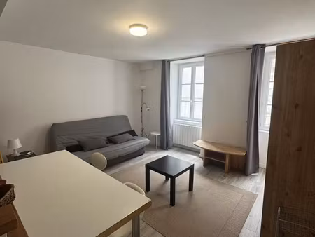 studio 1 pièce 27 m²