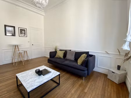 charmant 2 pièces meublé de 44 m² - hyper centre reims