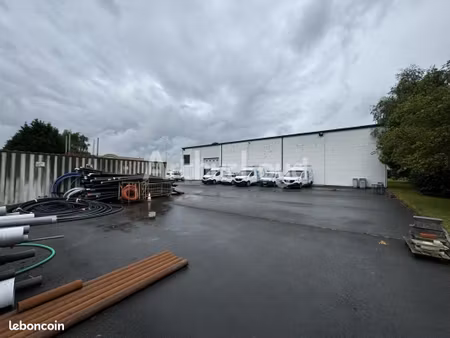 local industriel 1 300 m²