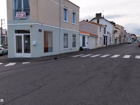local commercial ou bureau libre rapidement