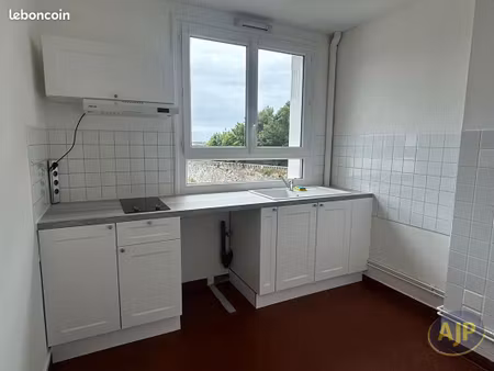 studio 1 pièce 27 m²