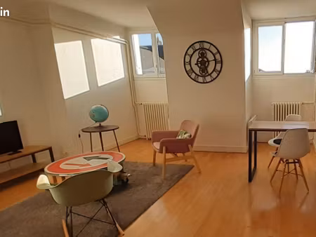 f2 64m² – maison de jeanne d’arc – traversant et lumineux