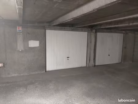 garage fermé à louer (16 2 m² - accès sécurisé)