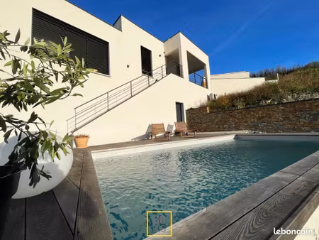 villa 5 pièces 156 m²