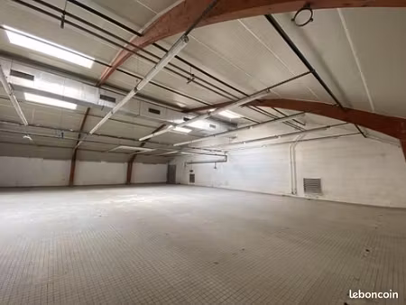 entrepôt 550 m² nantes