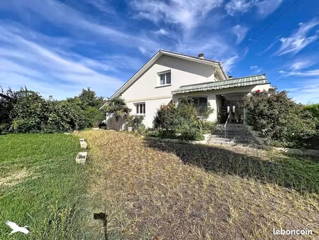 villa 6 pièces 143 m²