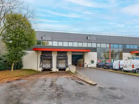 local bureaux 1 998 m²