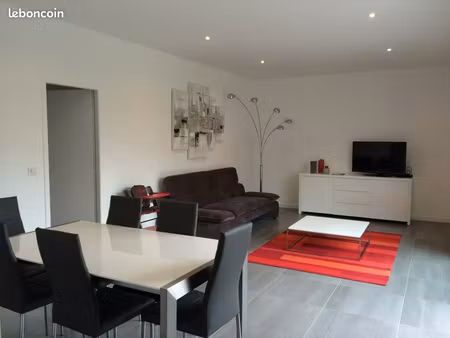 maison entièrement rénovée  en plein cœur de royan  à deux pas du marché et à 10 minutes à