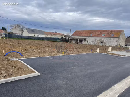 terrain 324 m² condécourt