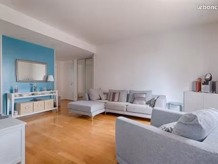 bécon – appartement traversant 3 pièces de 64 m² avec balcon  ascenseur  cave et box en op