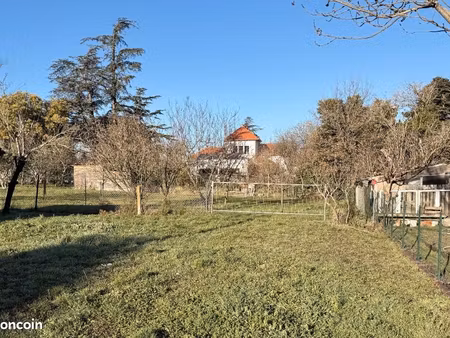 terrain 1 007 m² revel