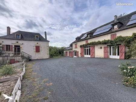 propriété 22 pièces 749 m²