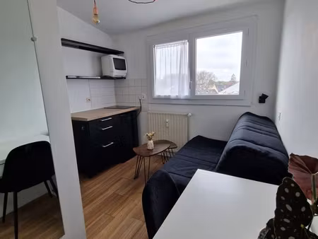 ? studio étudiant 9 m² – proche université catholique / esa – 300 cc