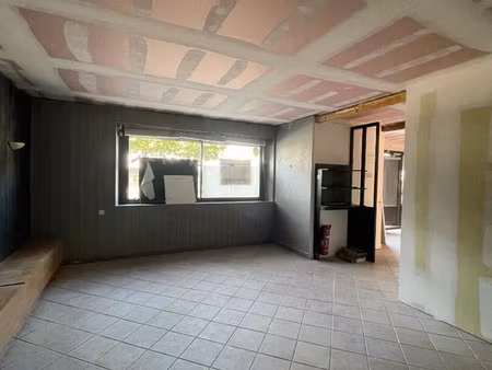 local commercial 76 m² vannes