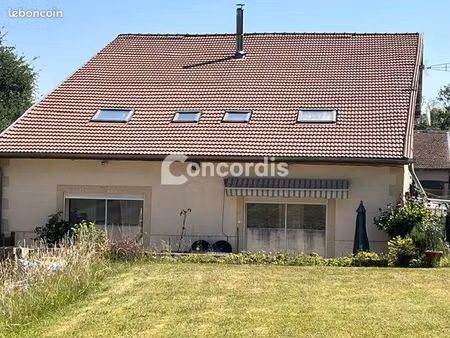 maison 7 pièces 181 m²