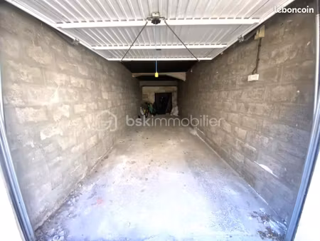 garage/box 100 m² saint gilles