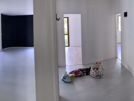 vend bel appartement lumineux dans résidence verdoyante et privée 